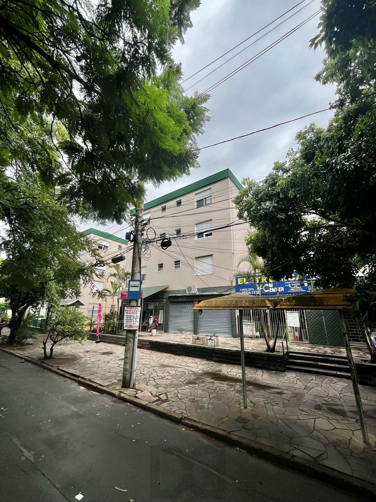 Apto de 01 dorm no Passo da Areia, sala, cozinha, banheiro e área. — foto 2