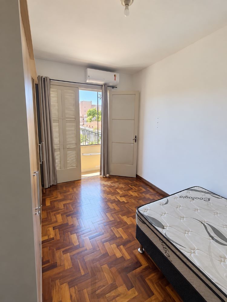 quarto-com-sacada