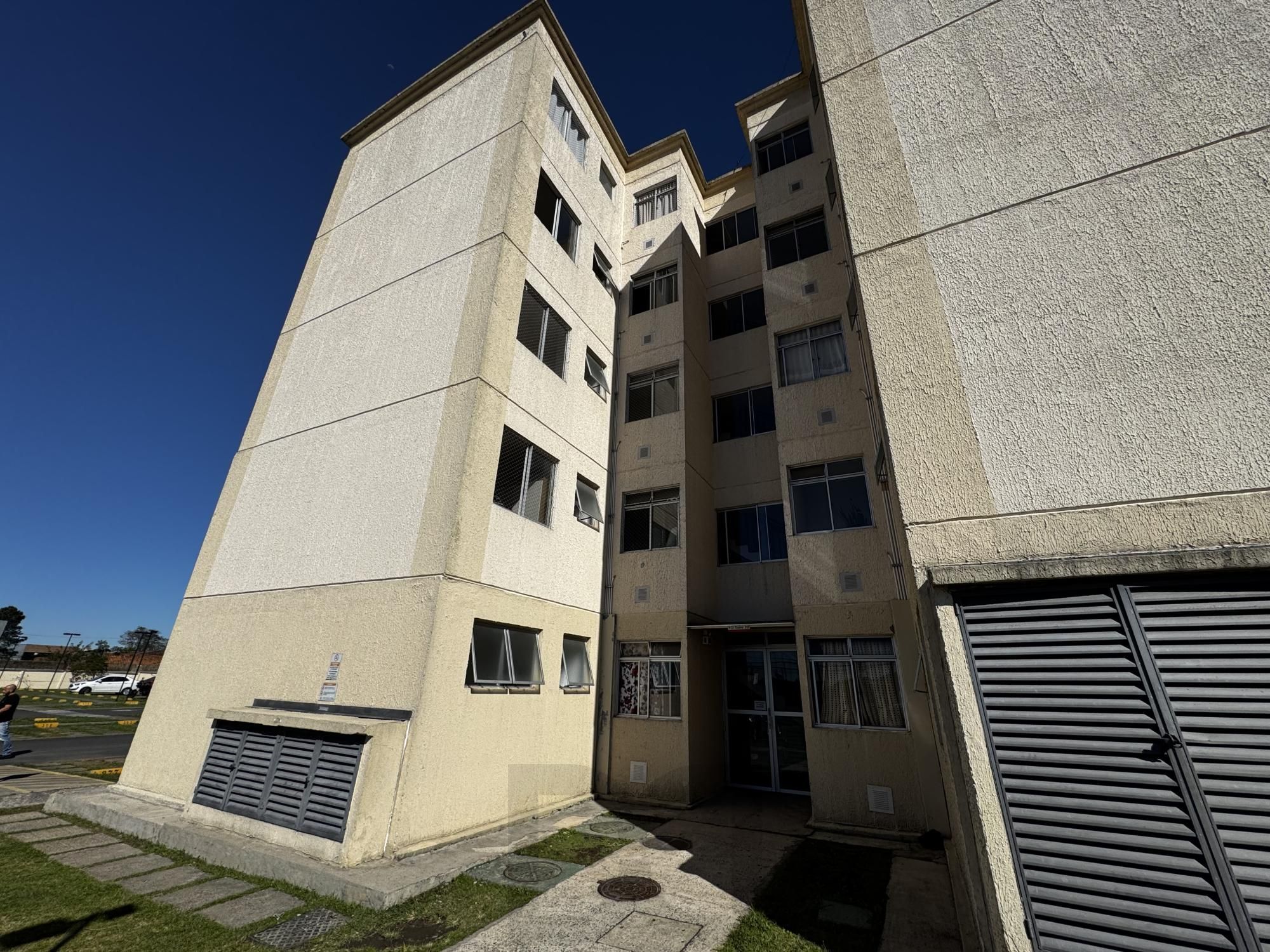 Apartamento de 2 dormitórios com garagem desocupado. — foto 4