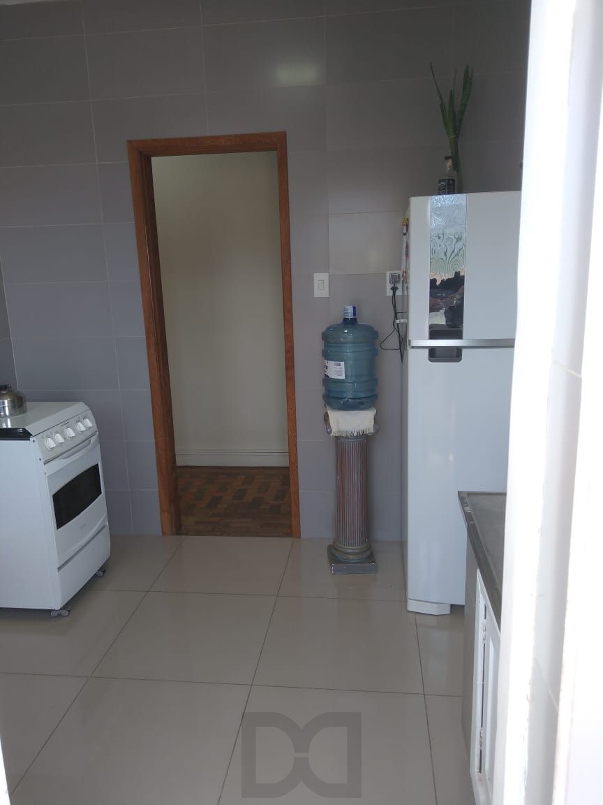 Excelente oportunidade para quem busca conforto, espaço e localização privilegiada em uma das regiões mais valorizadas de Porto Alegre. — foto 10