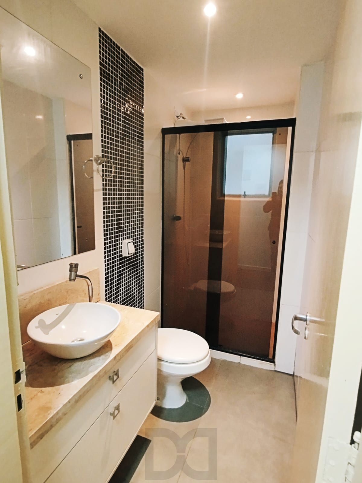 apartamento-banheiro-box