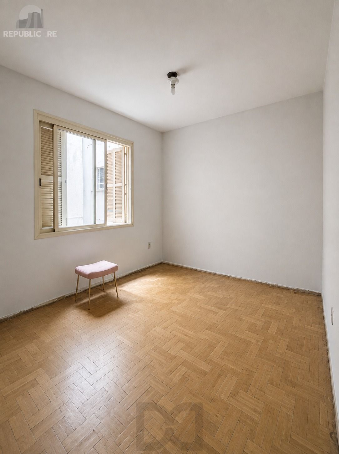 Apartamento 3 dormtórios de frente  bairro Bom Fim- Porto Alegre — foto 8