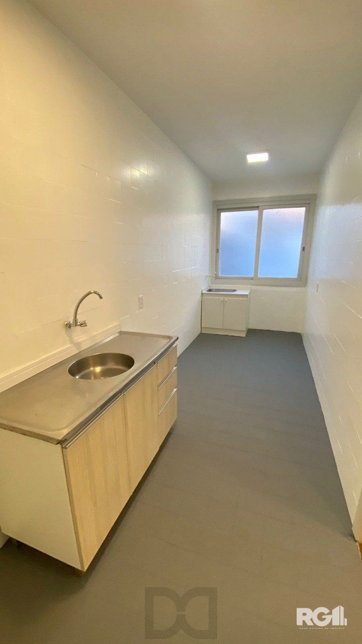 Apartamento 2 Dormitórios à Venda no Menino Deus | 4º Andar — foto 9