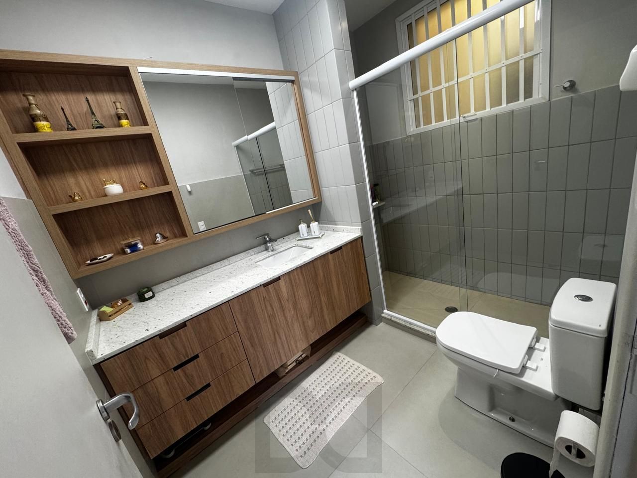 Apartamento de 2 Dormitórios totalmente reformado com churrasqueira — foto 12