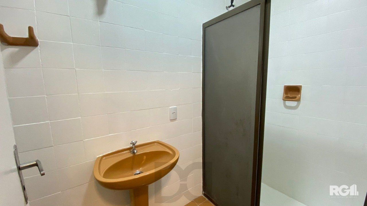 Apartamento 2 Dormitórios à Venda no Menino Deus | 4º Andar — foto 11
