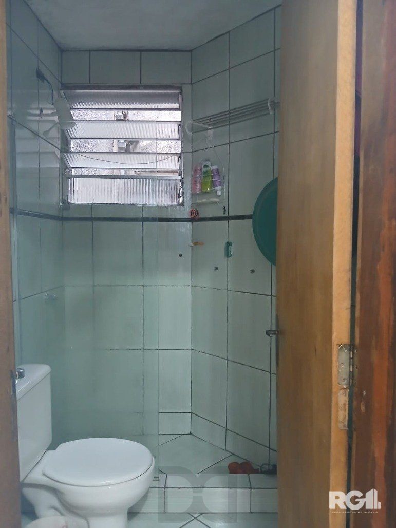 BANHEIRO-COM-REVESTIMENTO-CERAMICO