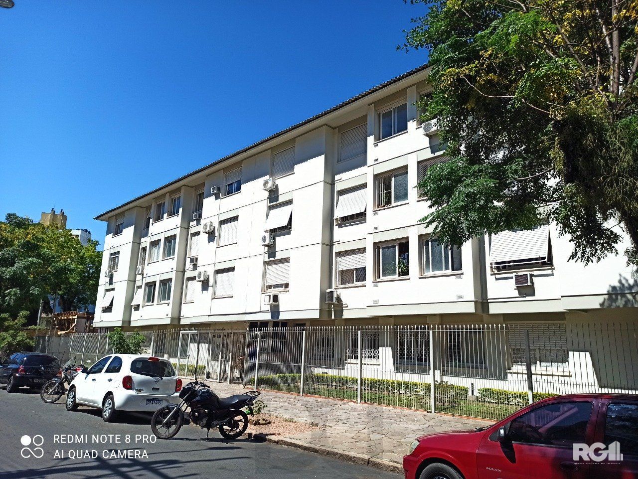Apartamento de 2 dormitórios, banheiro social, sala, cozinha e área de serviço integrada. — foto 1