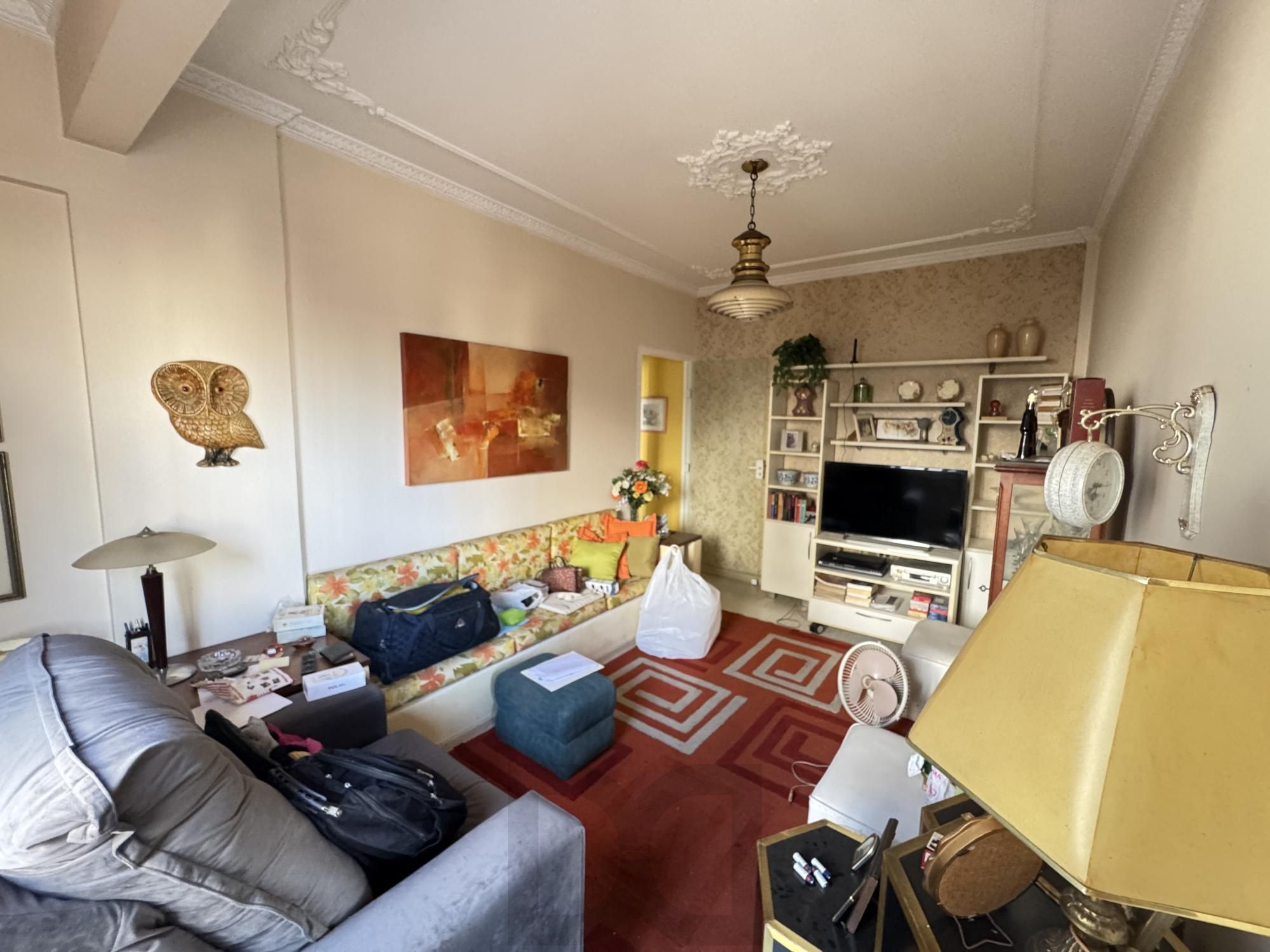 Apartamento de 2 Dormitórios com Elevador na Cidade Baixa — foto 3