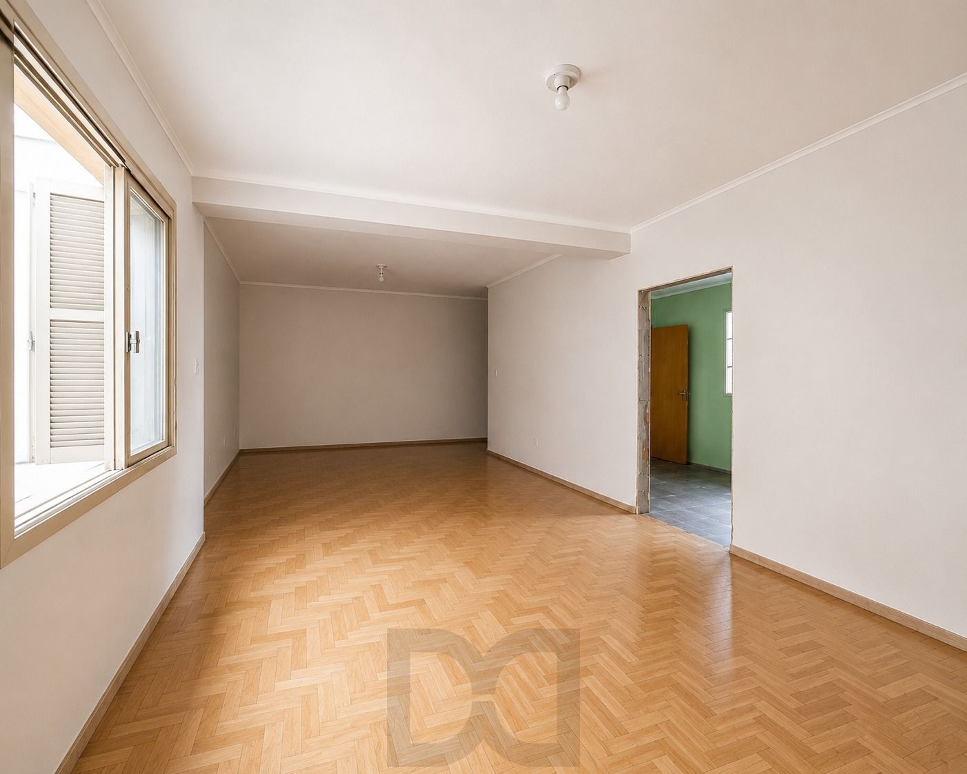 SALA-DE-ESTAR-AMPLA-COM-JANELA
