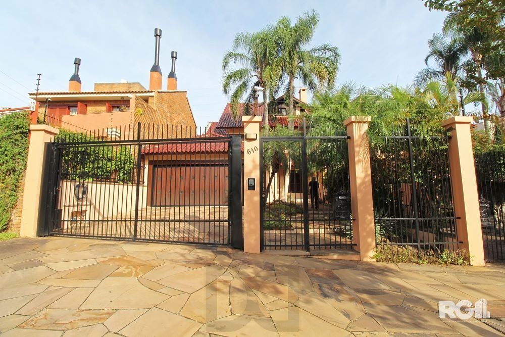 Casa de Alto Padrão com Lareira, Churrasqueira e Salão de Festas — foto 1