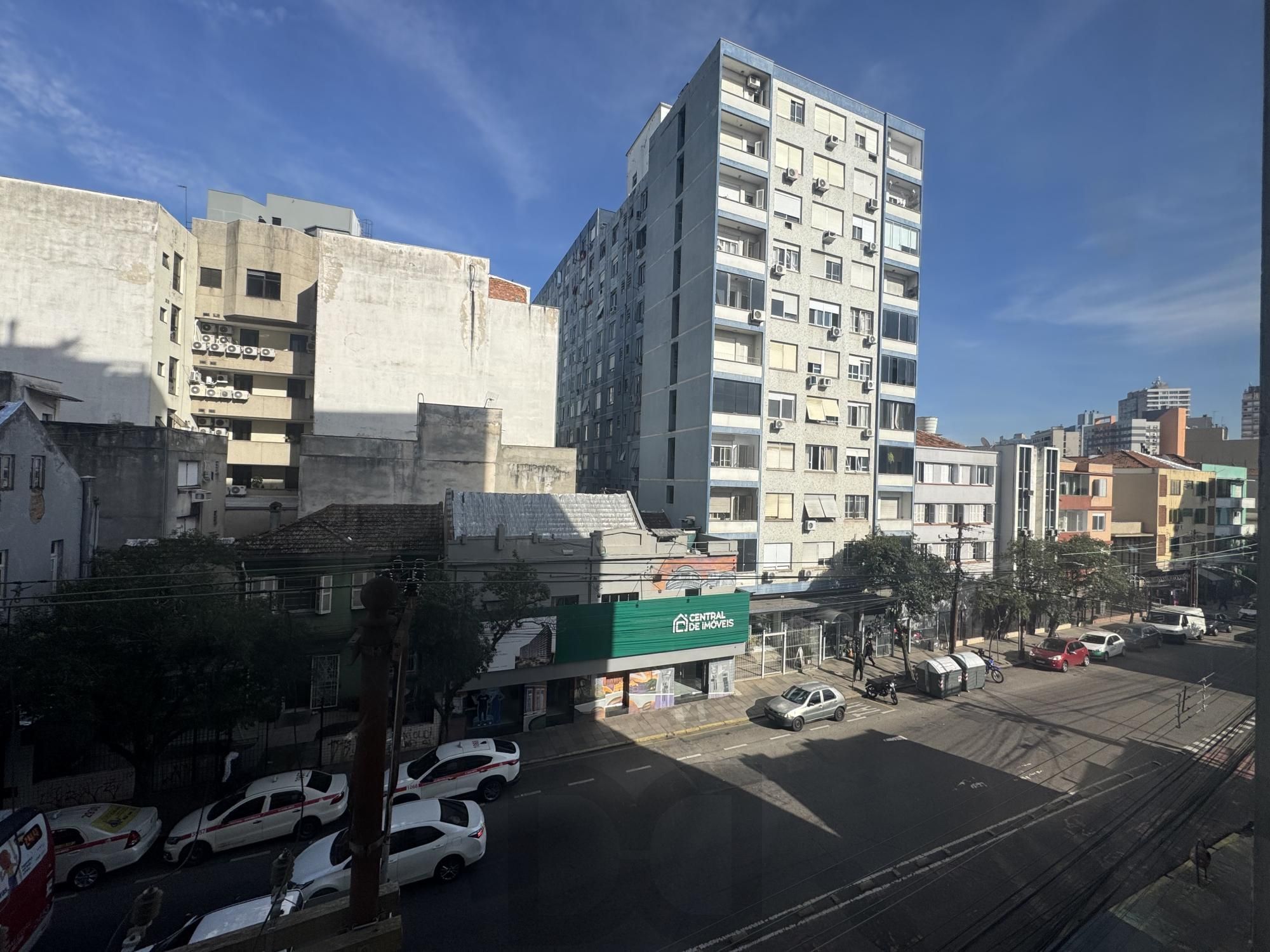 Apartamento de 2 Dormitórios com Elevador na Cidade Baixa — foto 13