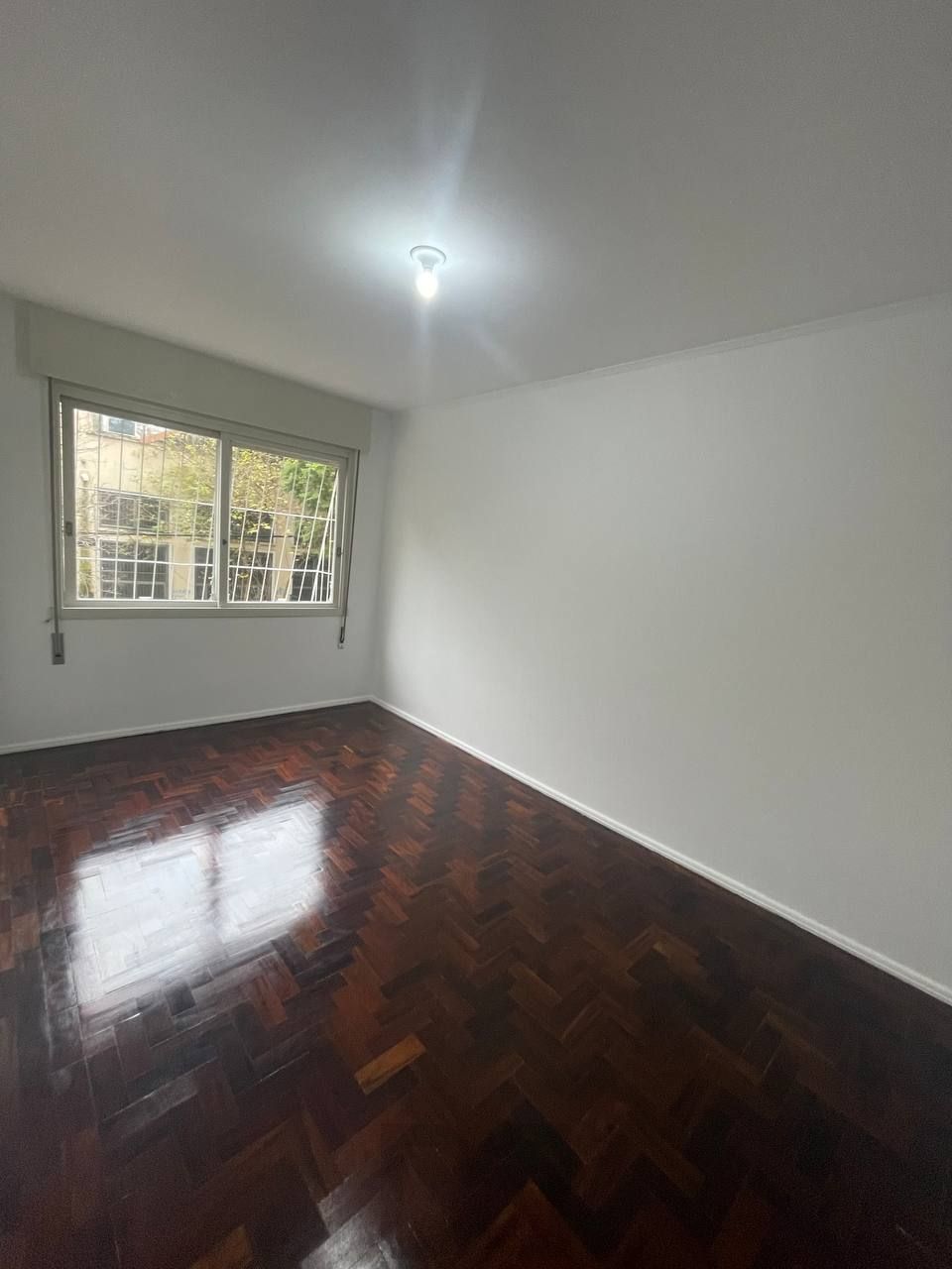 dormitório-frente-piso-parquet