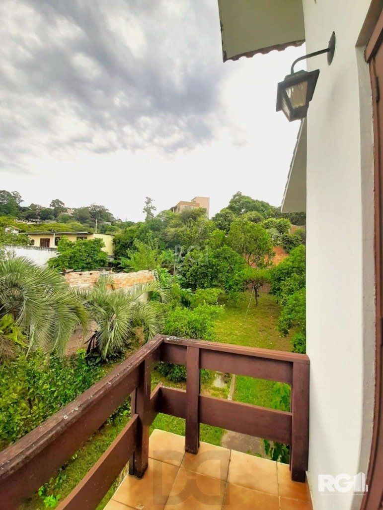 Casa com 351,60m2 de área construída em propriedade de 743m2 no Bairro Jardim Carvalho. — foto 27