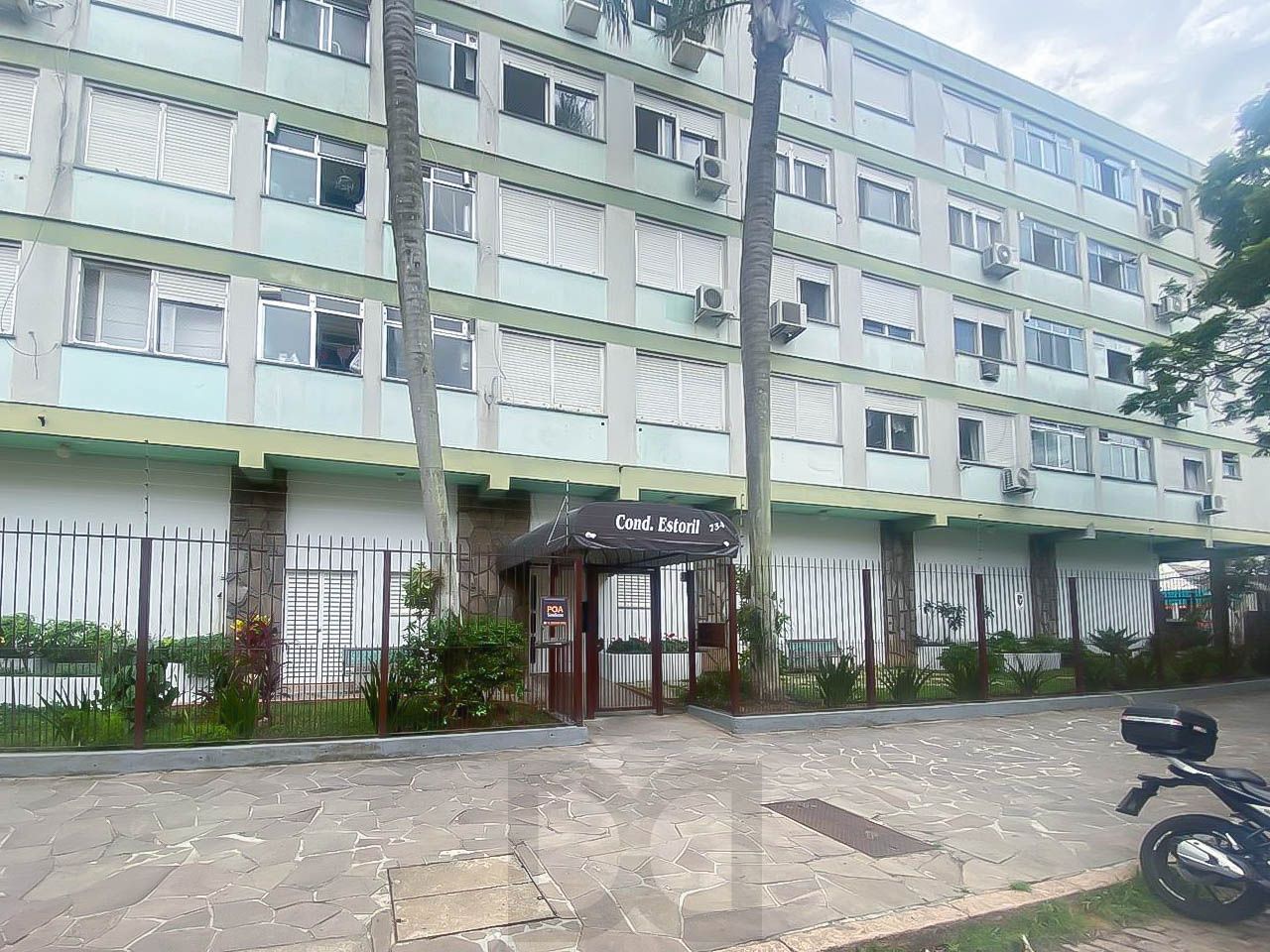 Apartamento 1 suíte com vaga no Menino Deus – Próximo à Av. Getúlio Vargas — foto 24