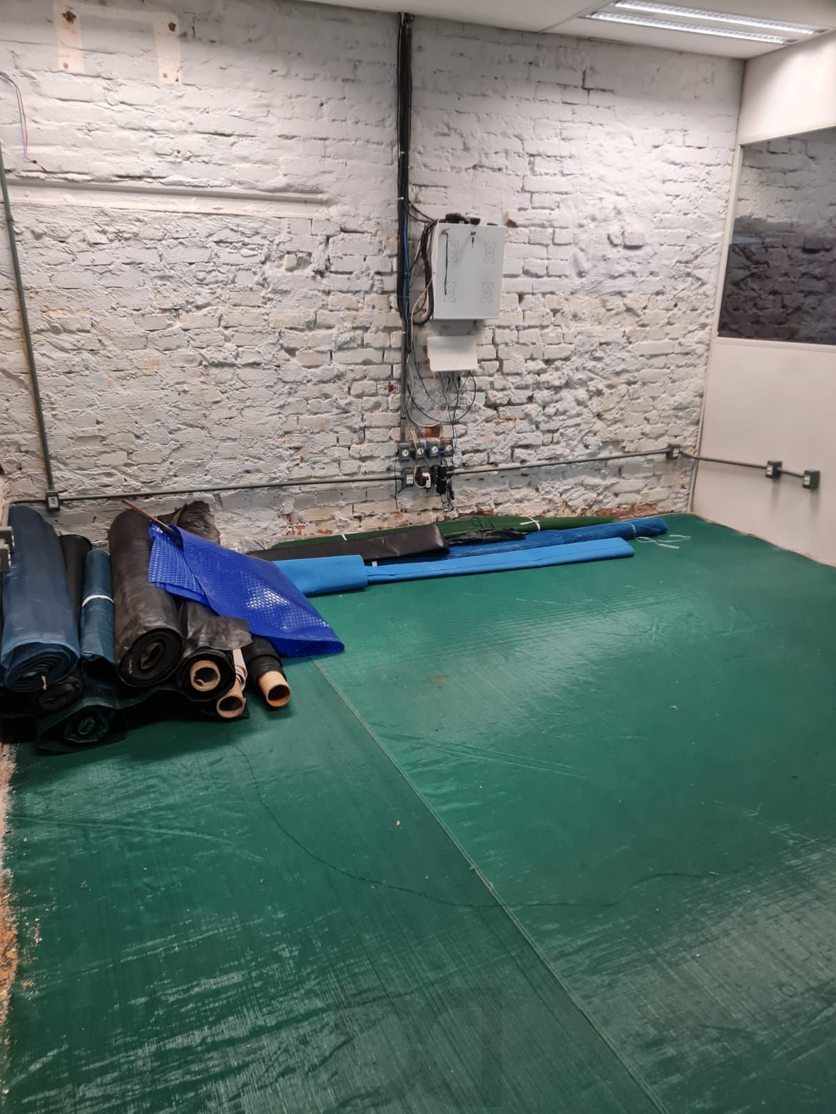 Espaço amplo, banheiros e garagem no Bairro Floresta — foto 11