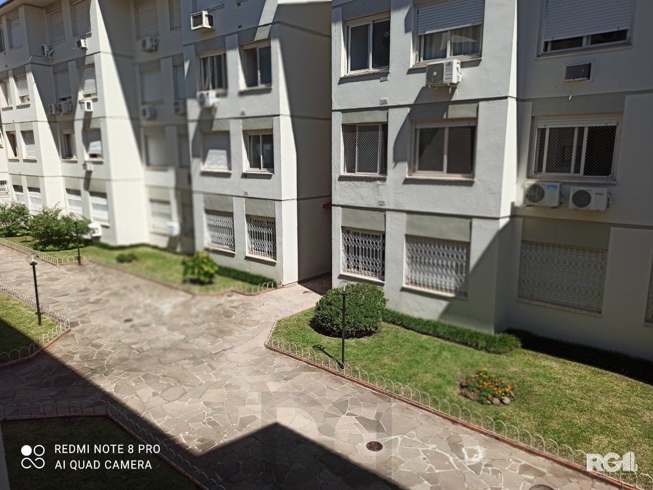 Apartamento de 2 dormitórios, banheiro social, sala, cozinha e área de serviço integrada. — foto 10