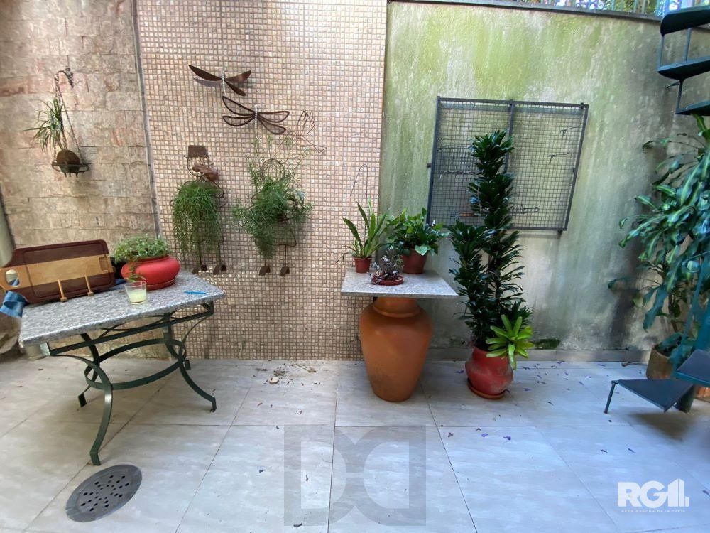 CASA AMPLA 3 DORMITÓRIOS NO ANDAR SUPERIOR NA CIDADE BAIXA . — foto 27