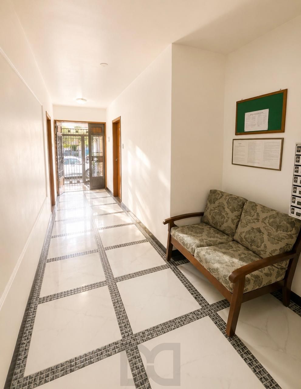 Hall Entrada