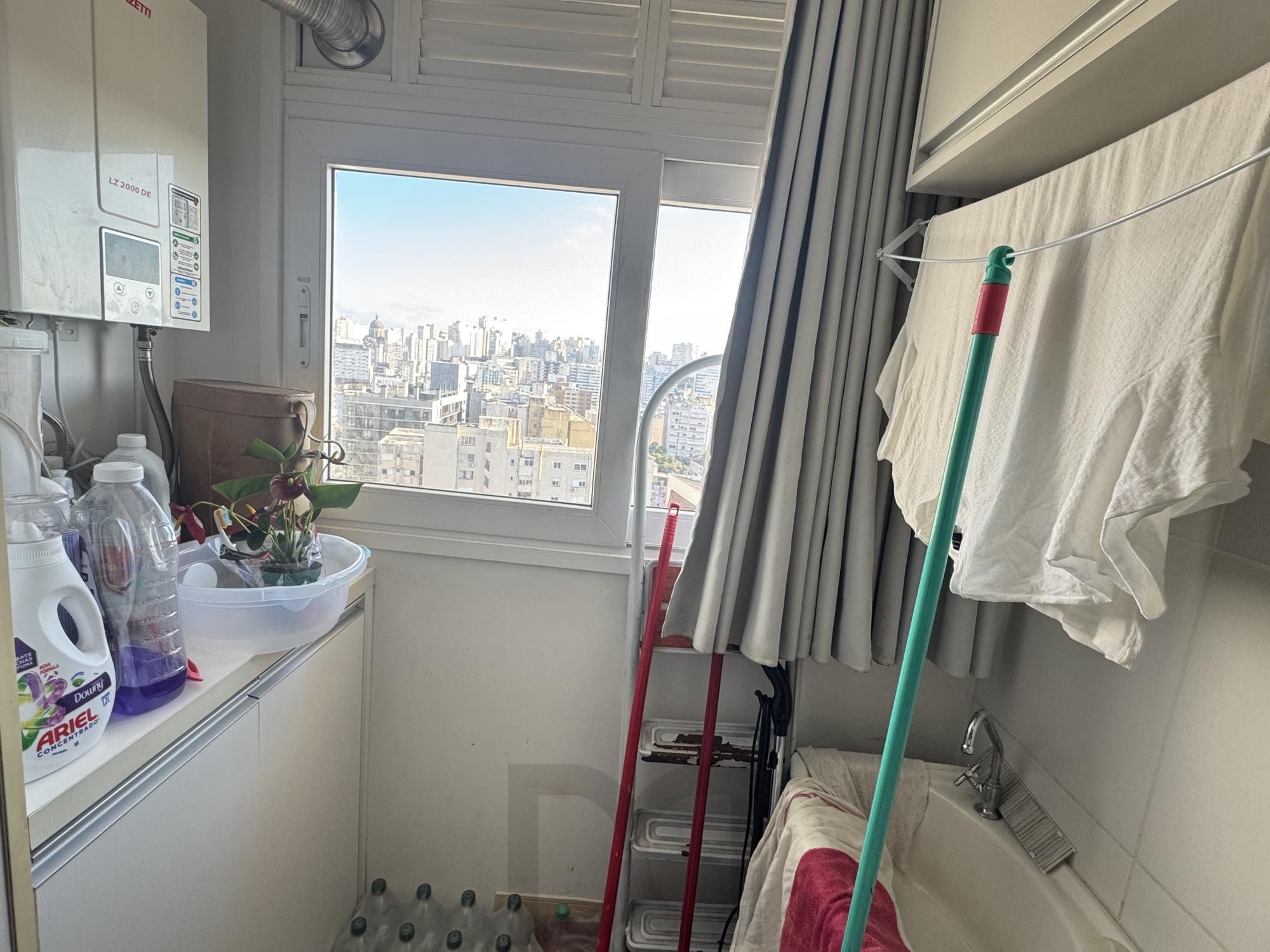 Oportunidade Imperdível! Apartamento de 2 Quartos e garagem na Cidade Baixa, Porto Alegre! — foto 10