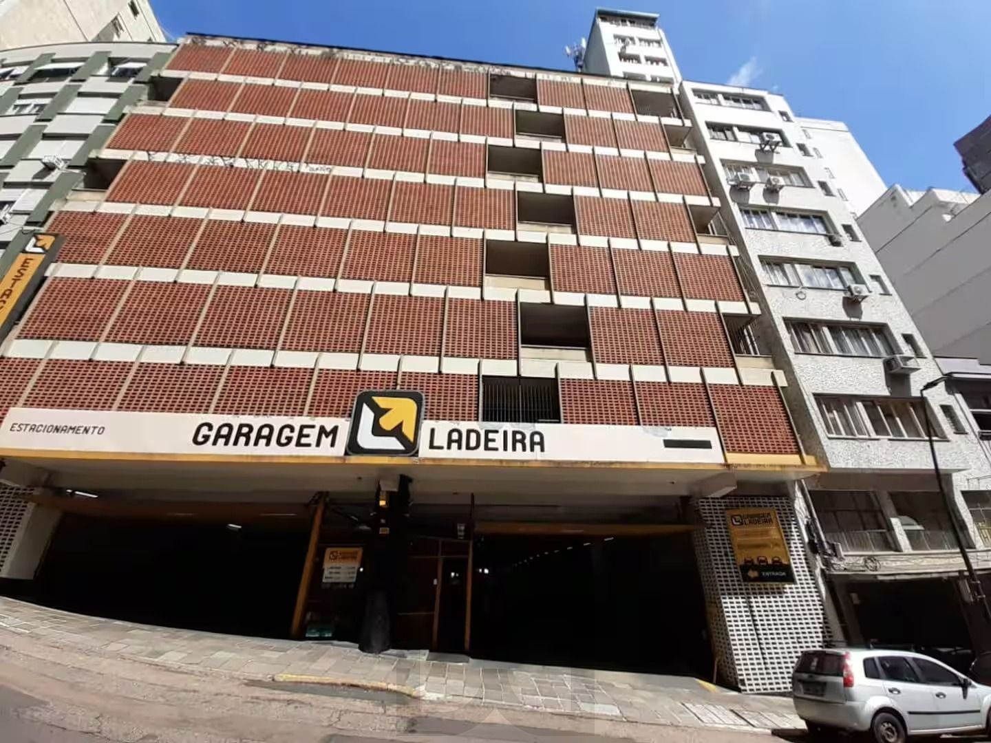 Fachada-Estacionamento.