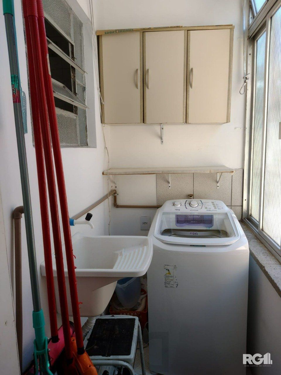 Apartamento de 2 dormitórios,  sala, cozinha, área de serviço separada, banheiro social. — foto 14