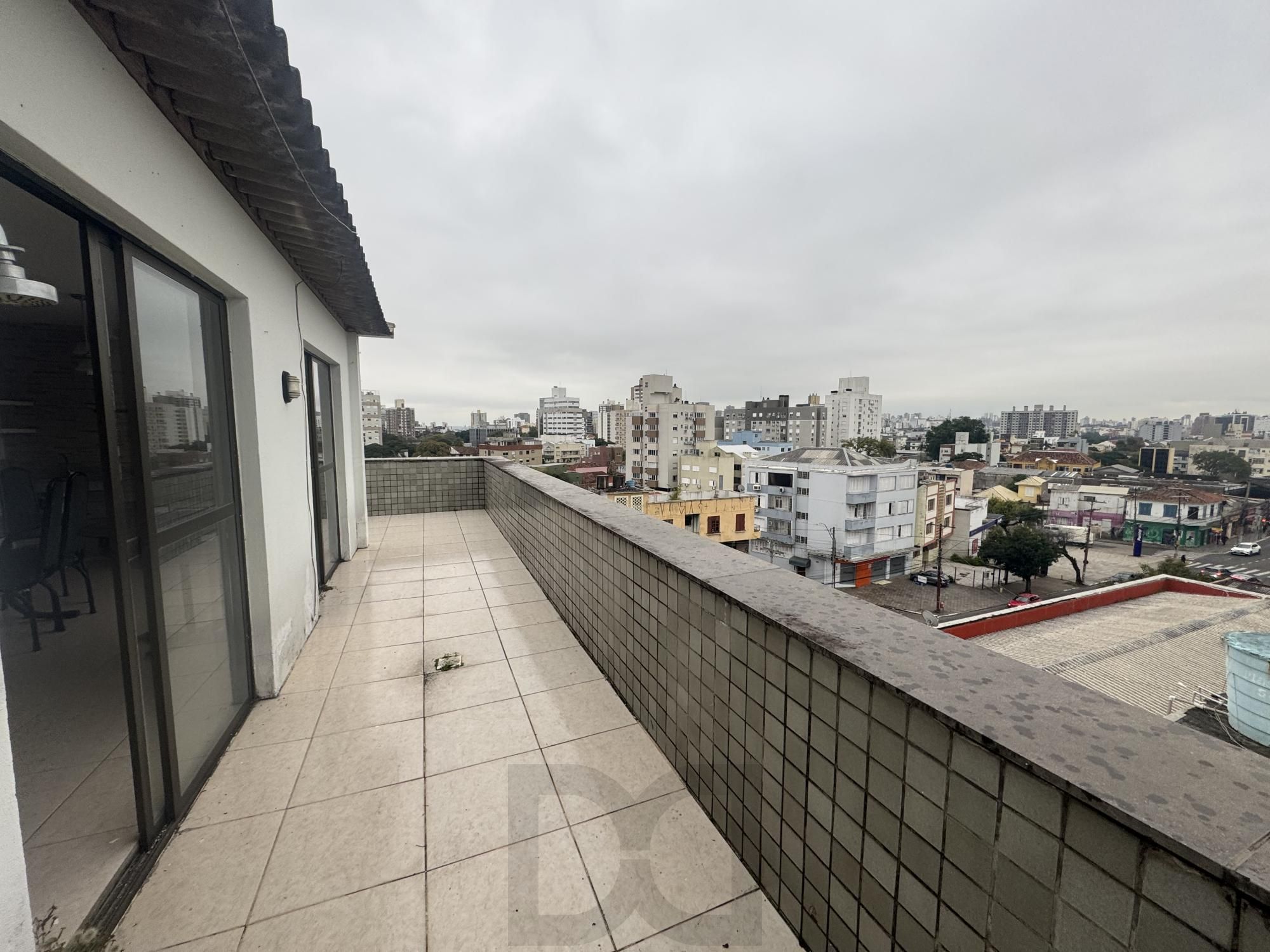 Cobertura de 2 Dormitórios com Suíte, garagem e Vista Panorâmica em Porto Alegre — foto 22