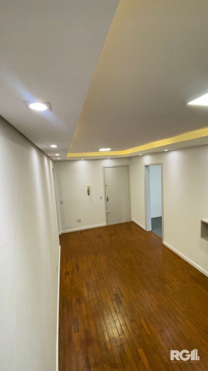 Apartamento 2 Dormitórios à Venda no Menino Deus | 4º Andar — foto 6