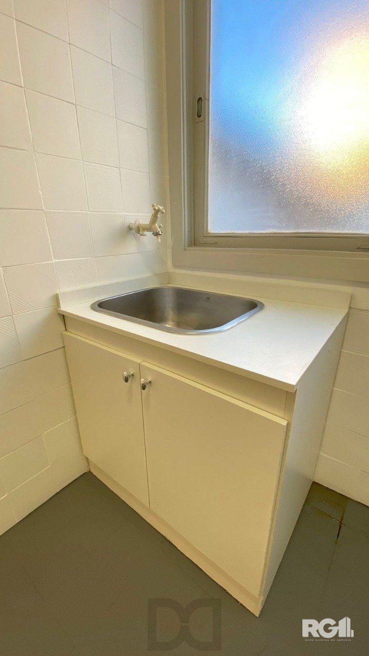 Apartamento 2 Dormitórios à Venda no Menino Deus | 4º Andar — foto 22