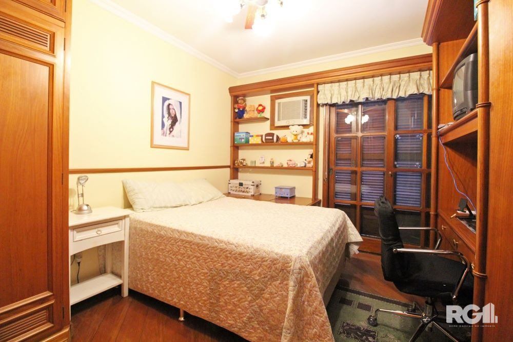Casa de Alto Padrão com Lareira, Churrasqueira e Salão de Festas — foto 10