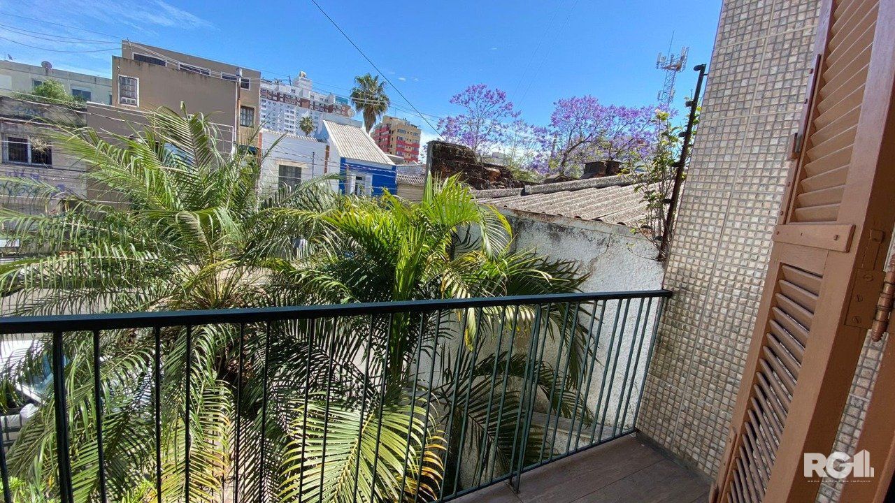 CASA AMPLA 3 DORMITÓRIOS NO ANDAR SUPERIOR NA CIDADE BAIXA . — foto 18