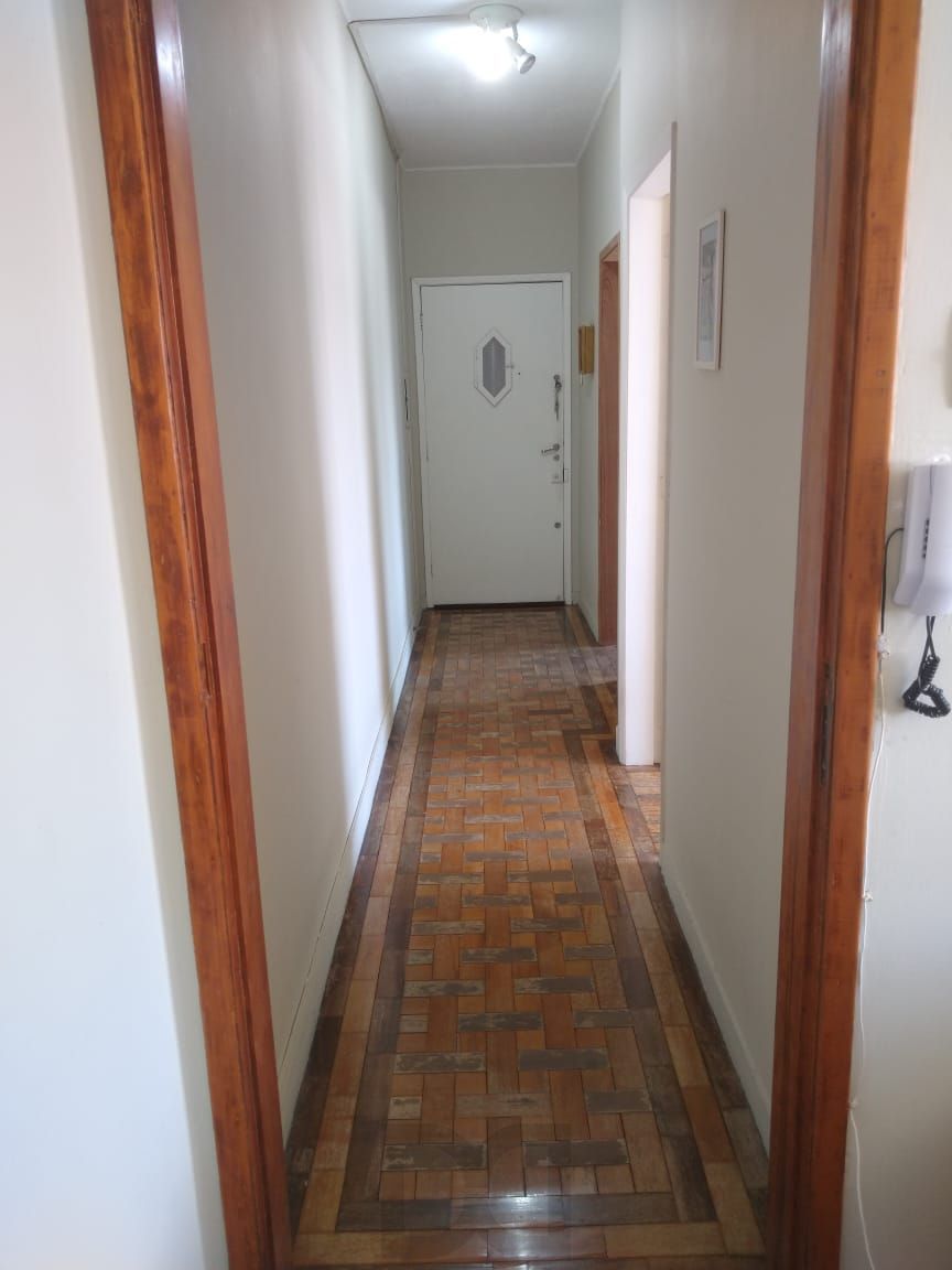Excelente oportunidade para quem busca conforto, espaço e localização privilegiada em uma das regiões mais valorizadas de Porto Alegre. — foto 6