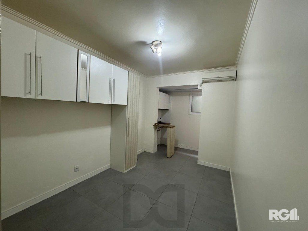 Studio semimobiliado, localizado na rua José do Patrocínio. — foto 5