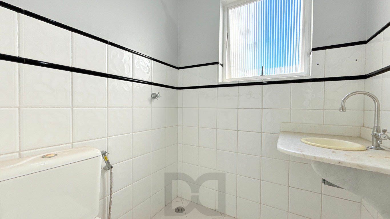 CASA 230m² 5 QUARTOS/SALAS, 3 VAGAS DE GARAGEM - USO RESIDENCIAL OU COMERCIAL — foto 21