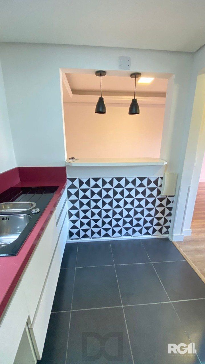 Apartamento 1 Dormitório com Garagem e Elevador no Bairro Santana — foto 17