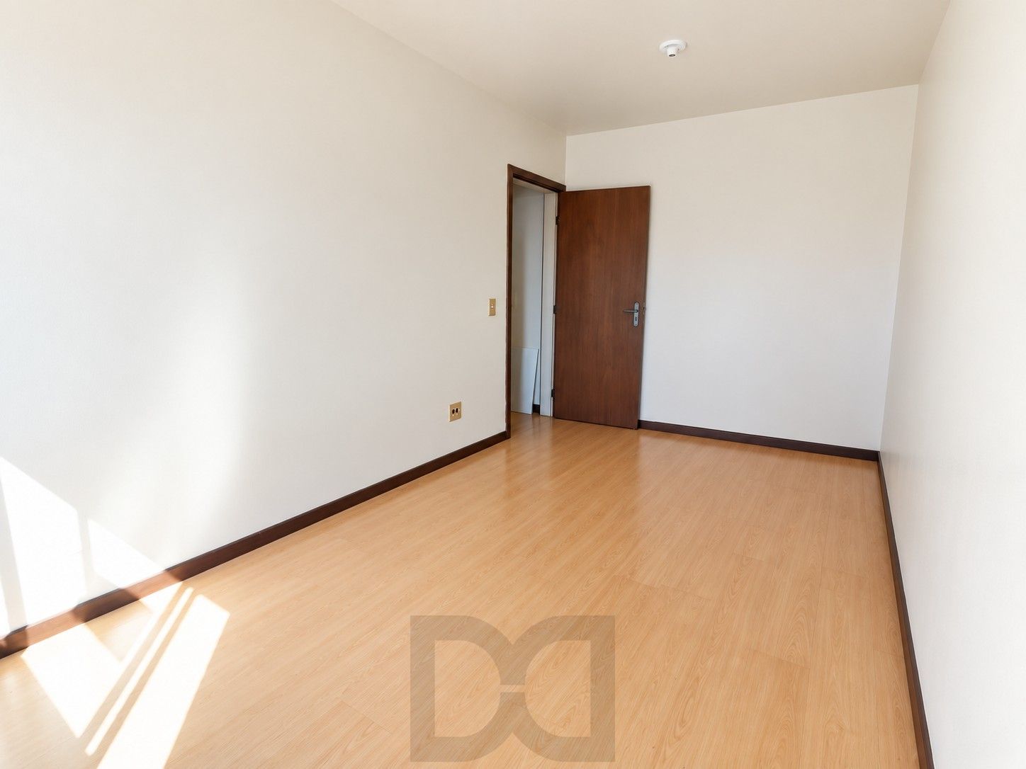 apartamento-dormitório-ensolarado