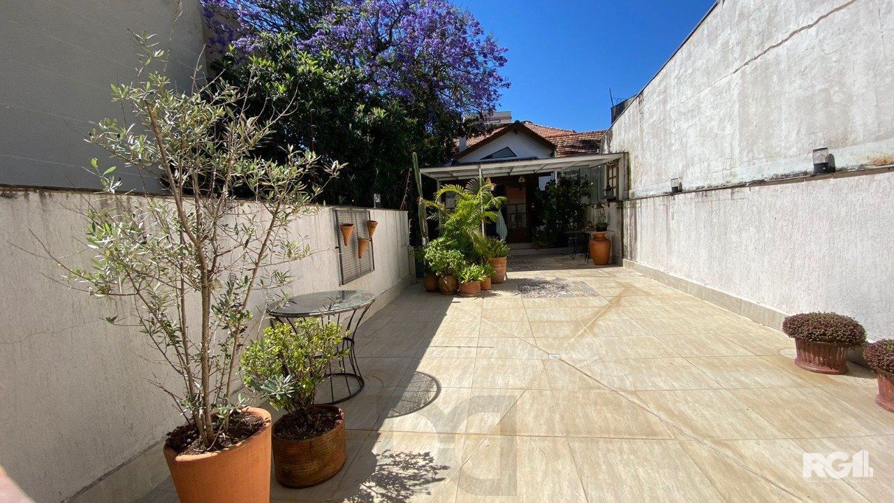CASA AMPLA 3 DORMITÓRIOS NO ANDAR SUPERIOR NA CIDADE BAIXA . — foto 31