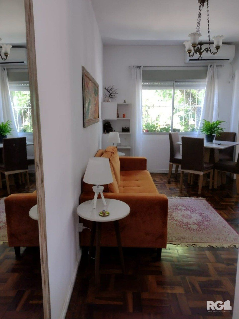 Apartamento de 2 dormitórios,  sala, cozinha, área de serviço separada, banheiro social. — foto 3
