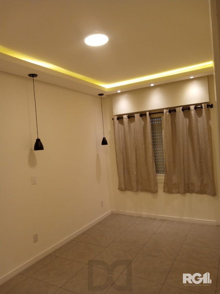Apartamento Térreo Reformado com 2 Dormitórios no Menino Deus — foto 9