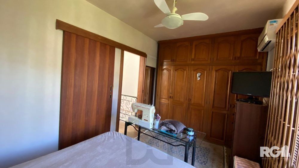 CASA AMPLA 3 DORMITÓRIOS NO ANDAR SUPERIOR NA CIDADE BAIXA . — foto 16