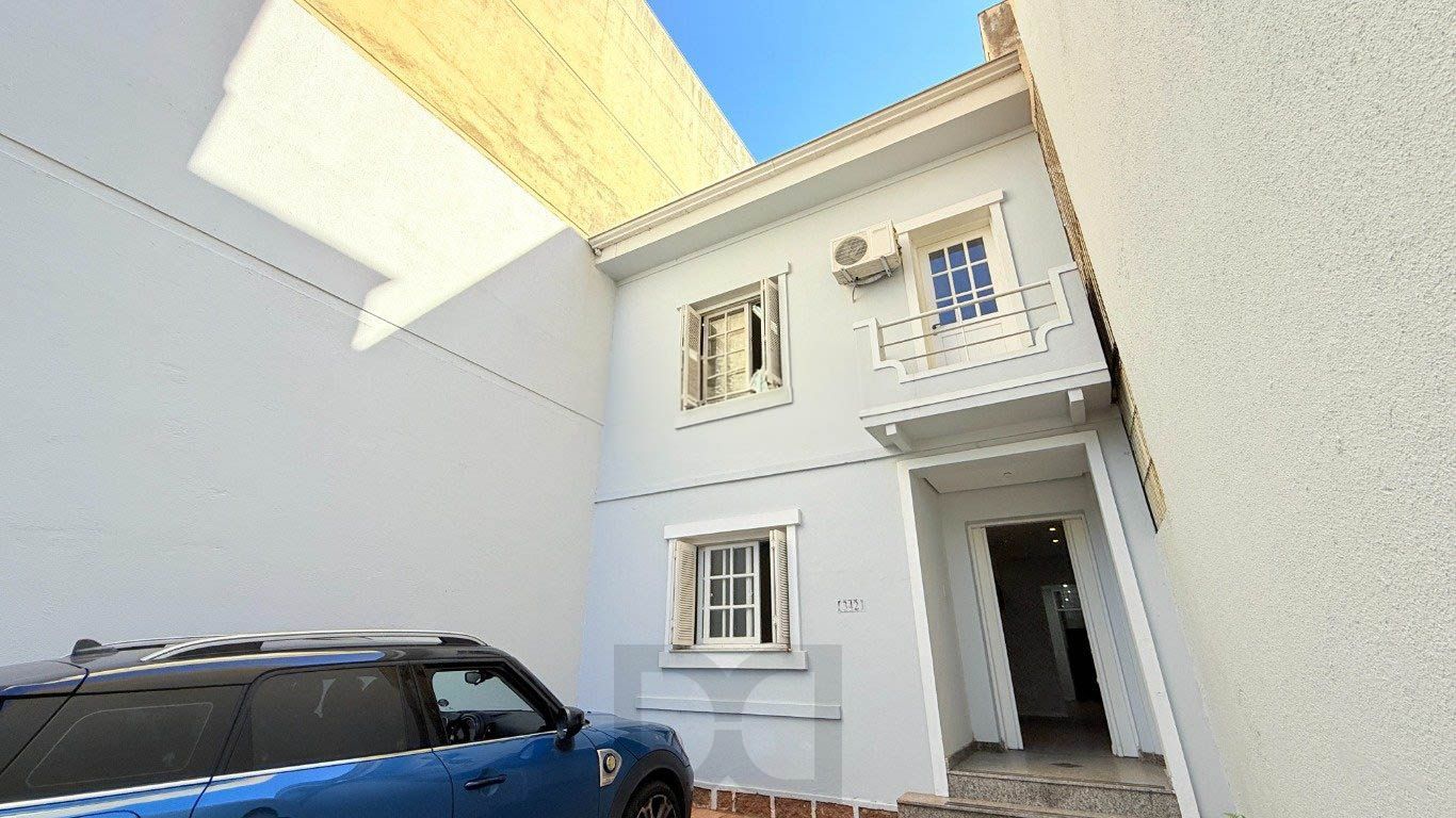 garagem-ampla-fachada-renovada