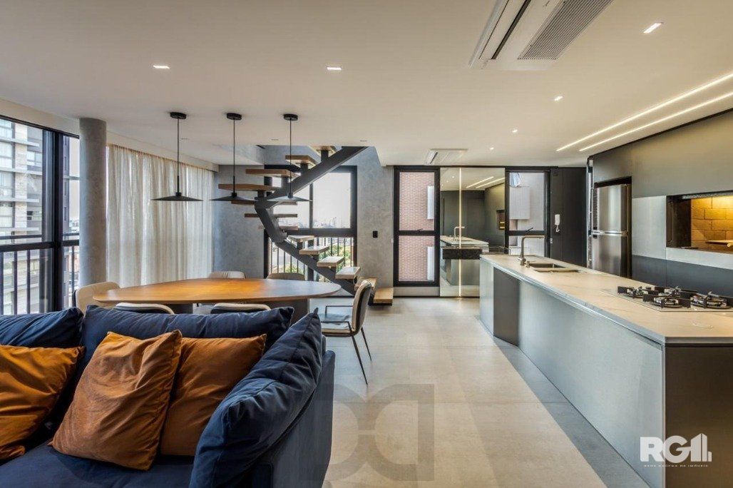 APTO DUPLEX DE 121M² COM 2 DORMITÓRIOS E 2 VAGAS - MONT SERRAT — foto 1
