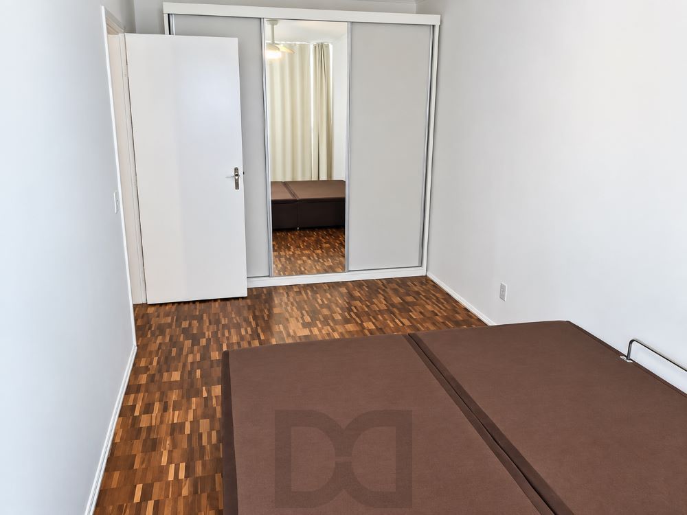 casal-quarto-armario-espelhado