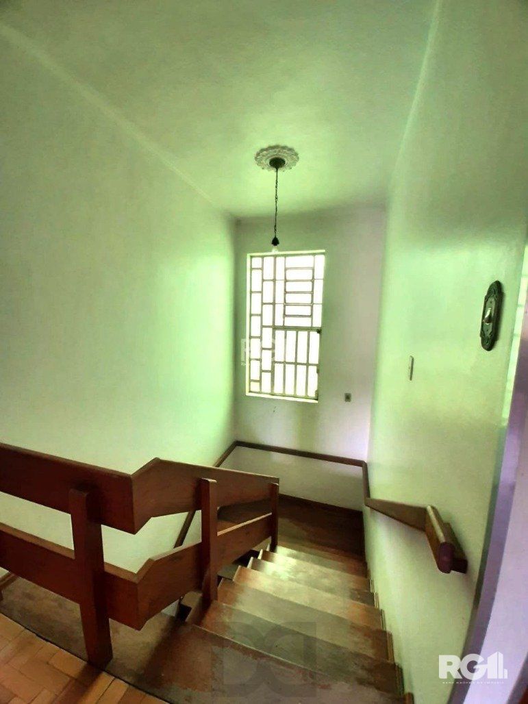 Casa com 351,60m2 de área construída em propriedade de 743m2 no Bairro Jardim Carvalho. — foto 16