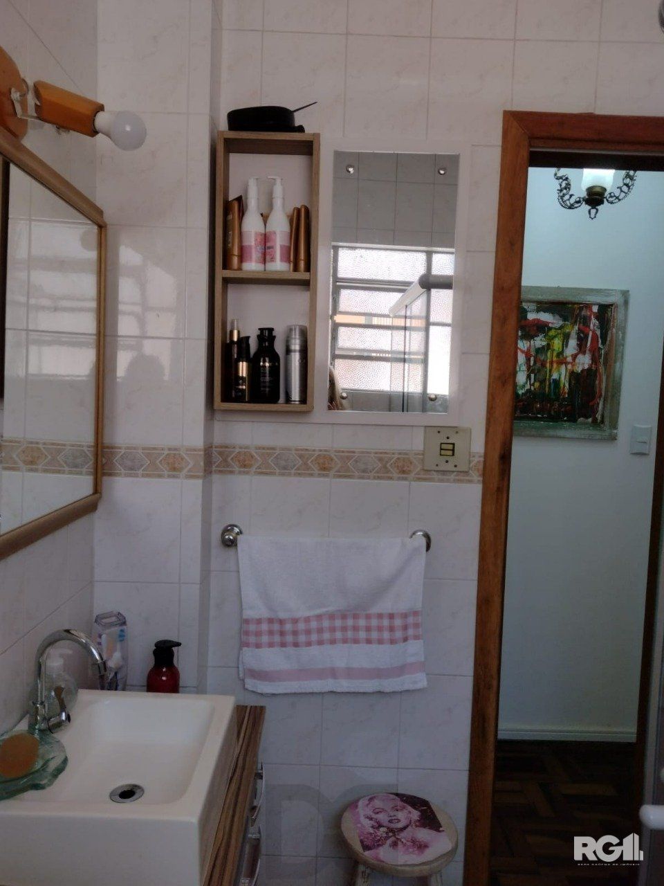 Apartamento de 2 dormitórios,  sala, cozinha, área de serviço separada, banheiro social. — foto 5