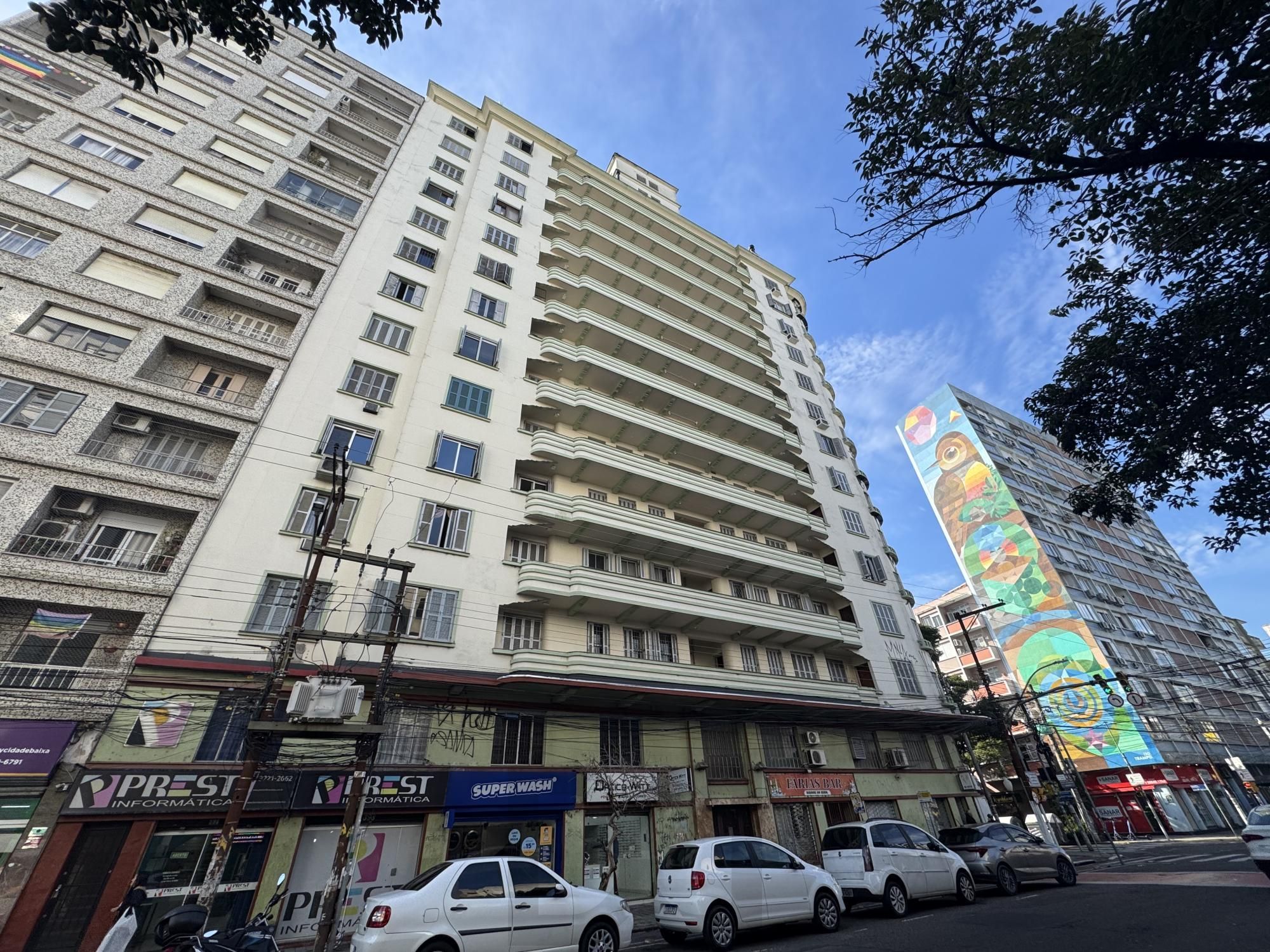Apartamento de 2 Dormitórios com Elevador na Cidade Baixa — foto 1