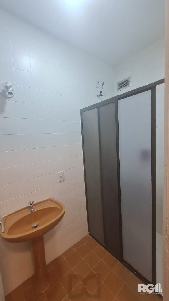 Apartamento 2 Dormitórios à Venda no Menino Deus | 4º Andar — foto 13