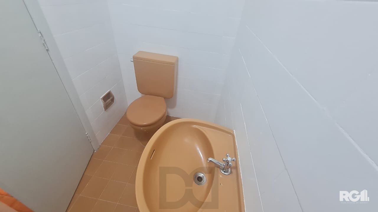 Apartamento 2 Dormitórios à Venda no Menino Deus | 4º Andar — foto 16