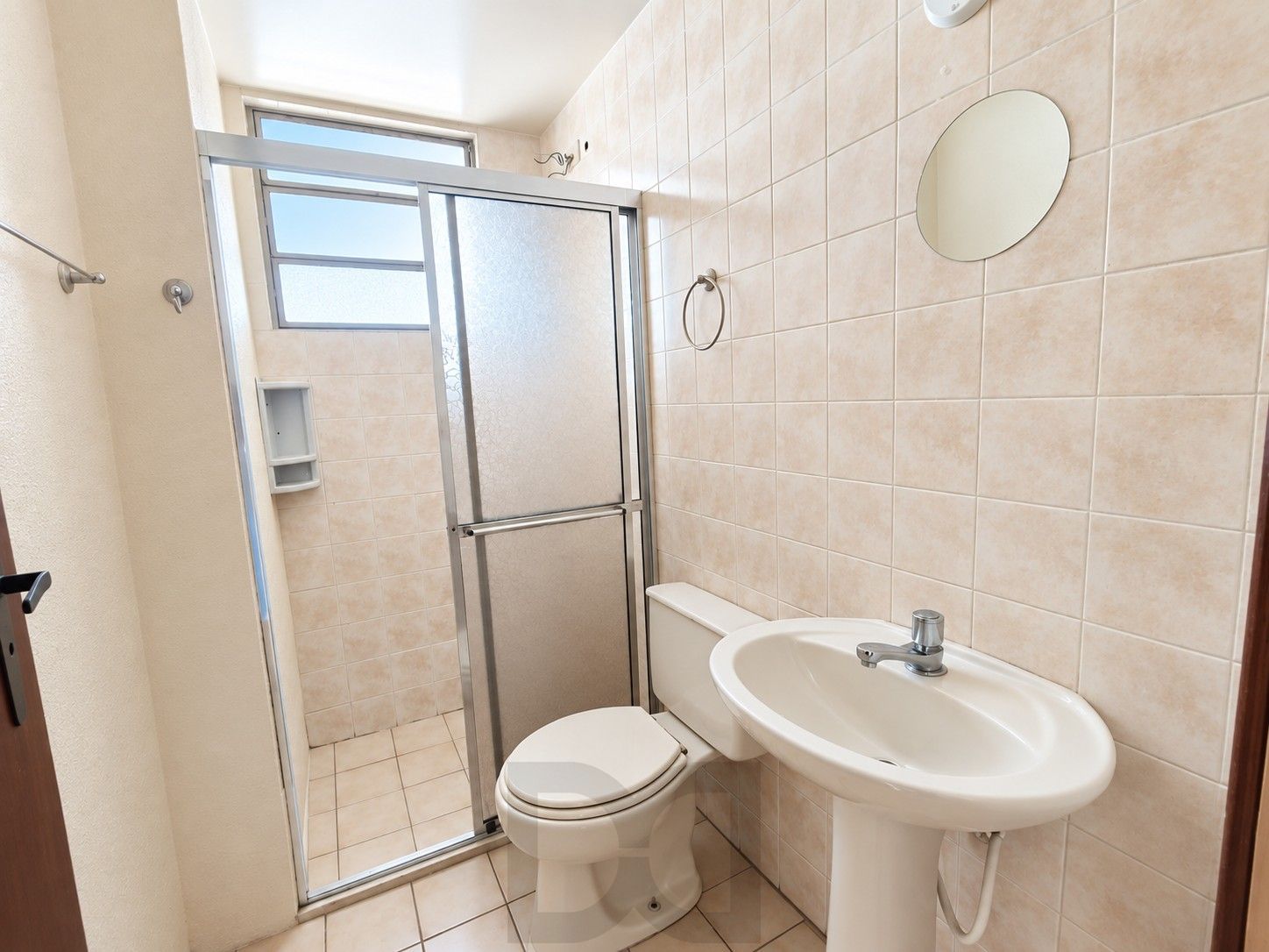 apartamento-banheiro-box