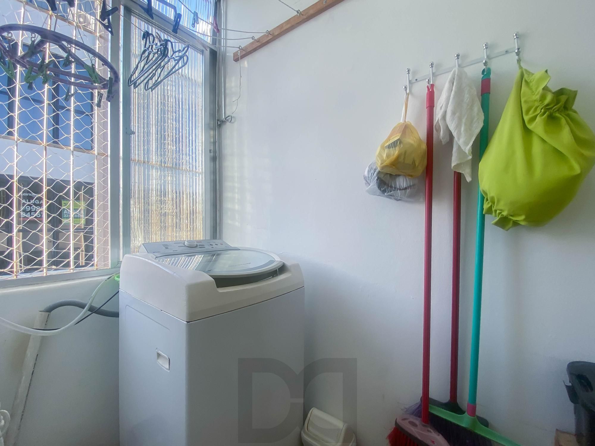 Apartamento à venda na Azenha, Porto Alegre – 1 dormitório, banheiro completo — foto 12