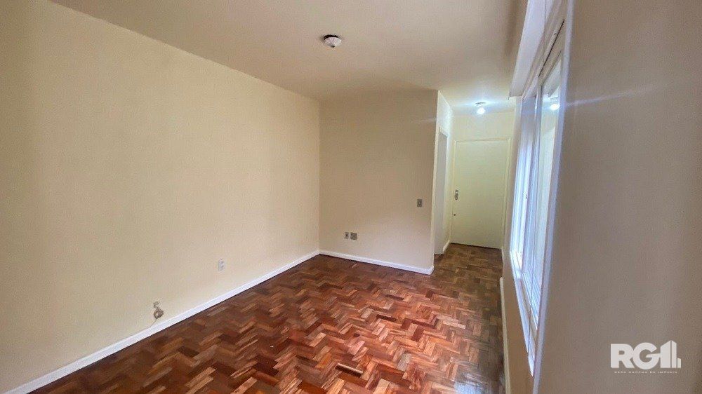 APARTAMENTO DE 2 DORMITÓRIOS, BANHEIRO SOCIAL E LAVABO AUXILIAR NA CIDADE BAIXA. — foto 5